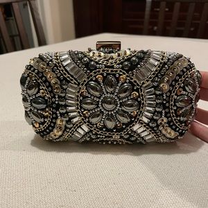 NWOT Womens clutch with detachable shoulder chain